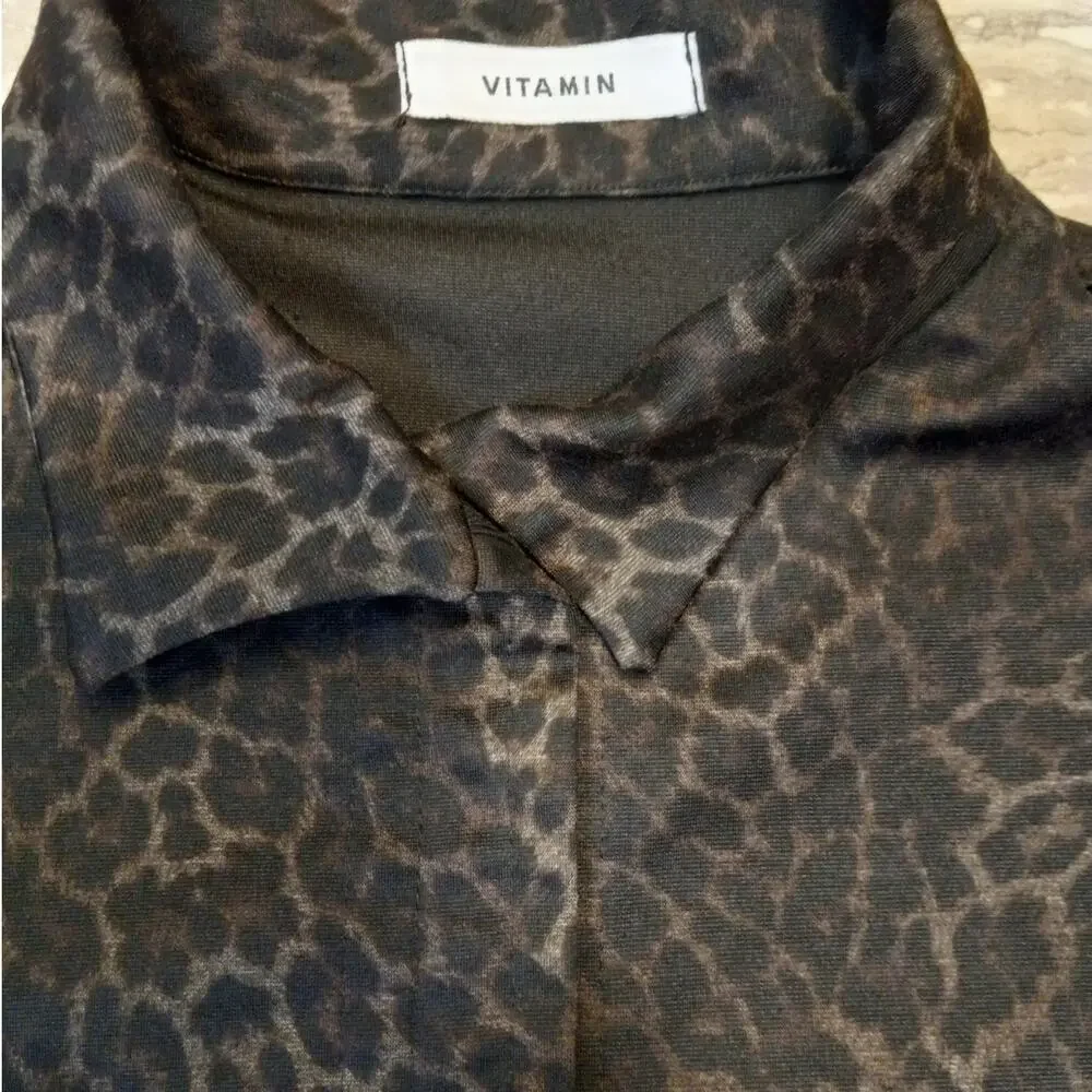 Vitamin black gray cheetah print snap‎ closure collar shirt jacket SIZE M
